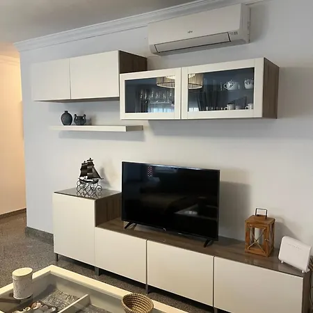 Reyes La Carihuela Apartment