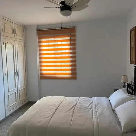 Reyes La Carihuela Apartment *