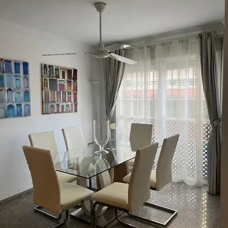 Reyes La Carihuela Apartmán *